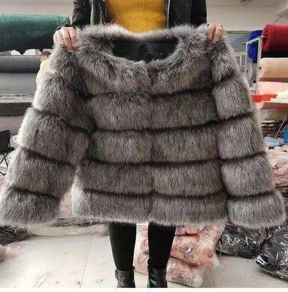 Cheky - Slim short faux fox fur coat